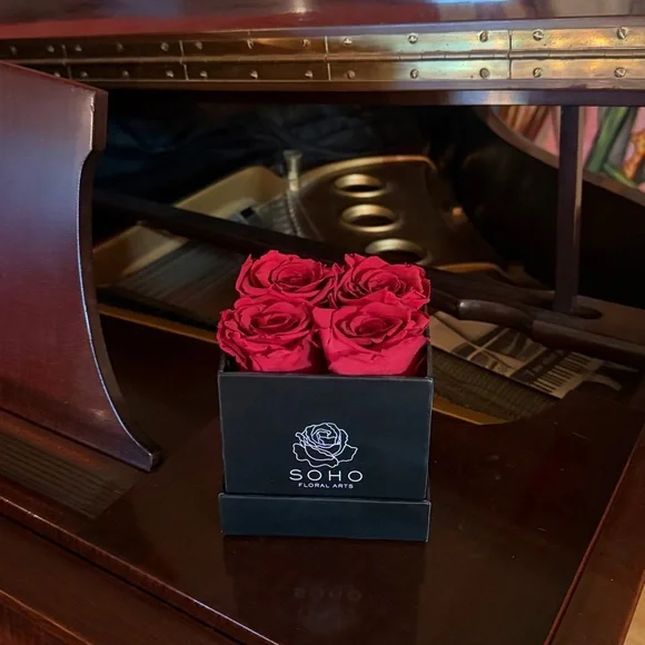 Forever Roses - Picture 6 of 7